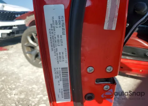 2015 Dodge Challenger Sxt Plus z USA, uszkodzony, nr VIN 2C3CDZBG6FH757896